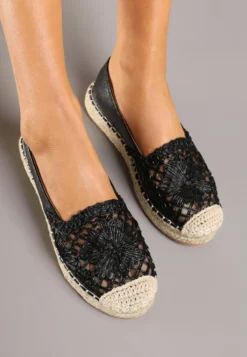 Czarne Espadryle z Ozdobną Plecionką i Ażurową Cholewką Rivwia
