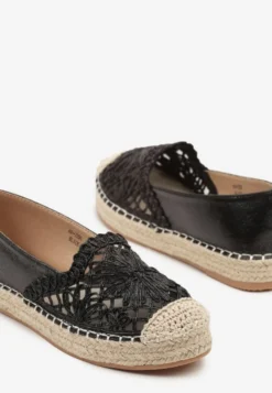 Czarne Espadryle z Ozdobną Plecionką i Ażurową Cholewką Rivwia
