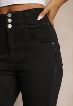 Czarne Jeansy High Waist o Kroju Dzwonów z Dodatkiem Bawełny Wykończone Guzikami Nevisca