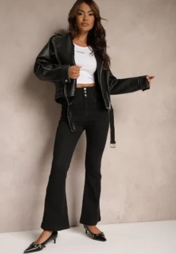 Czarne Jeansy High Waist o Kroju Dzwonów z Dodatkiem Bawełny Wykończone Guzikami Nevisca
