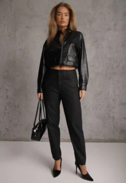 Czarne Jeansy Mom Fit Basic z Kieszeniami Adresa