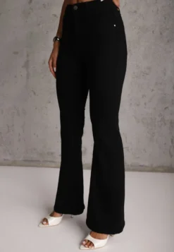 Czarne Jeansy Regular Waist o Kroju Dzwonów Tendrre
