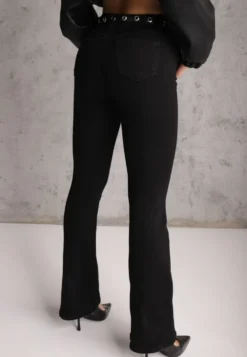 Czarne Jeansy Regular Waist o Fasonie Flare Vemia