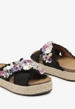 Czarne Klapki na Platformie w Stylu Boho z Aplikacjami i Plecionką Rissona