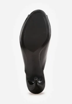 Czarne Klapki Peep Toe na Szpilce z Lakierowanym Połyskiem Sharvyra