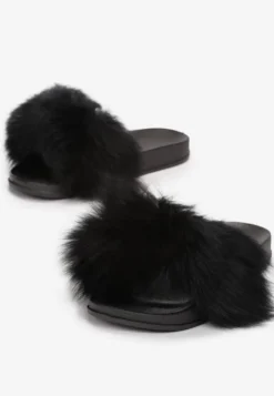 Czarne Klapki z Futrem Turtlefeather