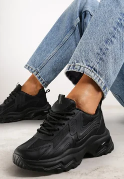 Czarne Klasyczne Sneakersy Sznurowane na Niskiej Platformie Lenivia