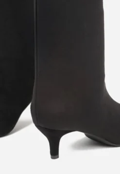 Czarne Kozaki na Kaczuszce z Elegancką Cholewką do Kolana Tesema