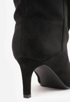 Czarne Kozaki Slouchy na Szpilce z Warstwową Cholewką o Fakturze Zamszu Anida