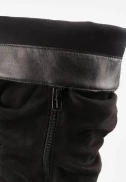 Czarne Kozaki Slouchy z Imitacji Zamszu z Wysoką Cholewką na Słupku Trinka