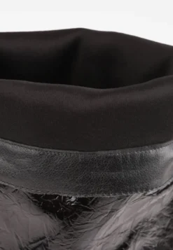Czarne Kozaki Vices na Szpilce w Stylu Slouchy z Efektem Cracked Todvire