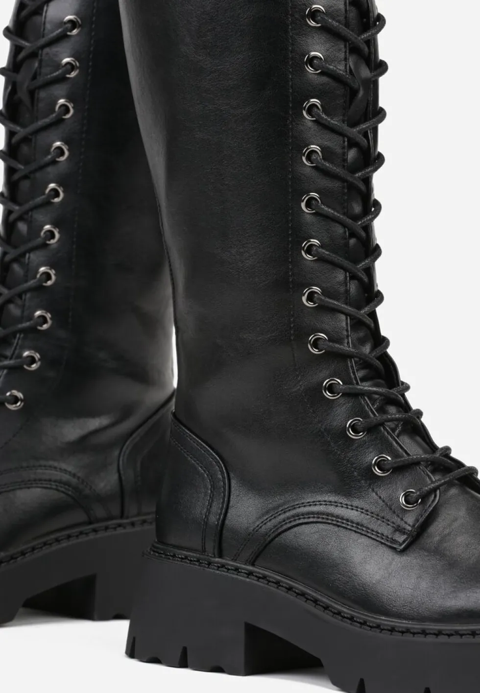 Czarne Kozaki VICES Typu Workery w Grungowym Stylu Unalira