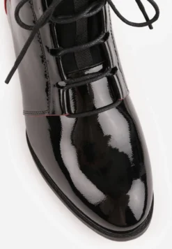 Czarne Lakierowane Botki Vices ze Sznurowaną Cholewką Senilea