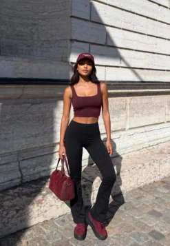 Czarne Legginsy Flare High Waist Ozdobione z Tyłu Modelującym Marszczeniem Deinoreia