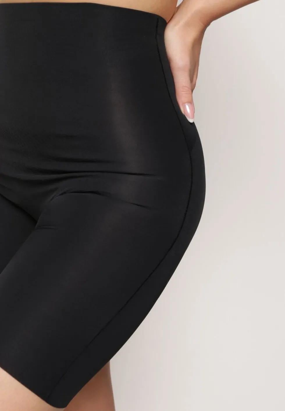 Czarne Majtki Modelujące High Waist z Push-Upem Furbia