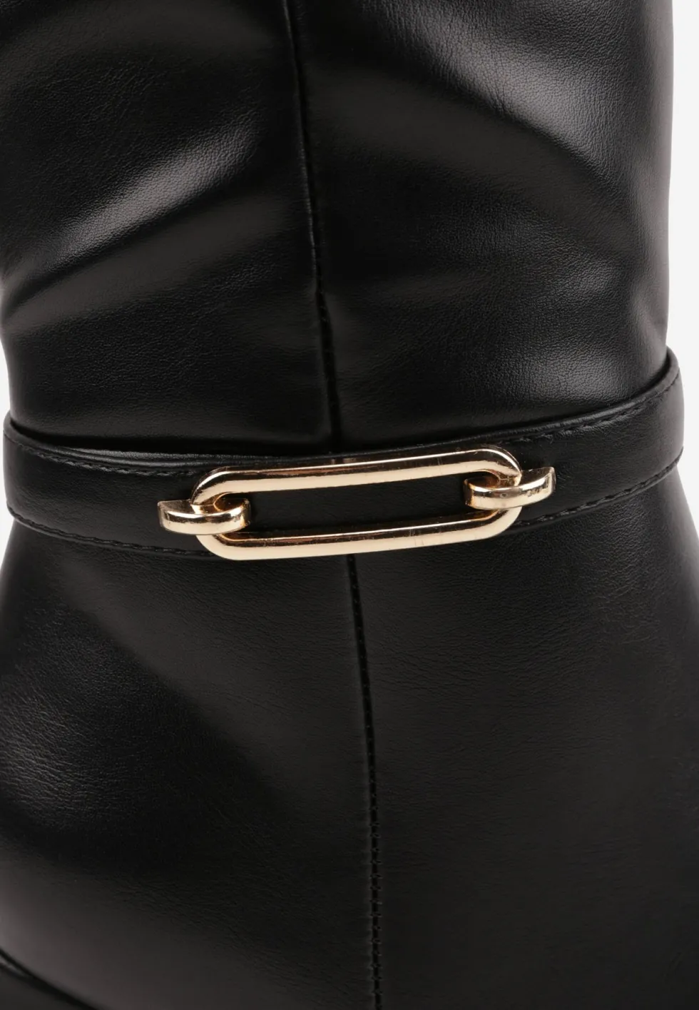 Czarne Minimalistyczne Kozaki na Słupkowym Obcasie z Elegancką Aplikacją przy Kostce Evetta