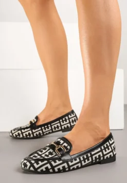 Czarne Mokasyny z Imitacji Zamszu z Ozdobną Metaliczną Aplikacją Nusarila