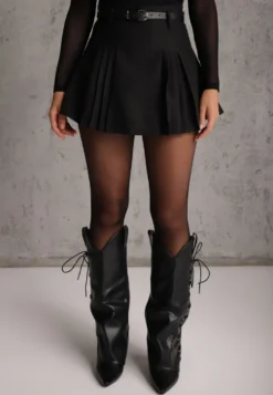 Czarne Rozkloszowane Spódnico-Spodenki Plisowane High Waist z Paskiem Bastorea