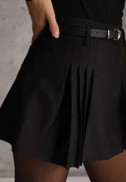 Czarne Rozkloszowane Spódnico-Spodenki Plisowane High Waist z Paskiem Bastorea