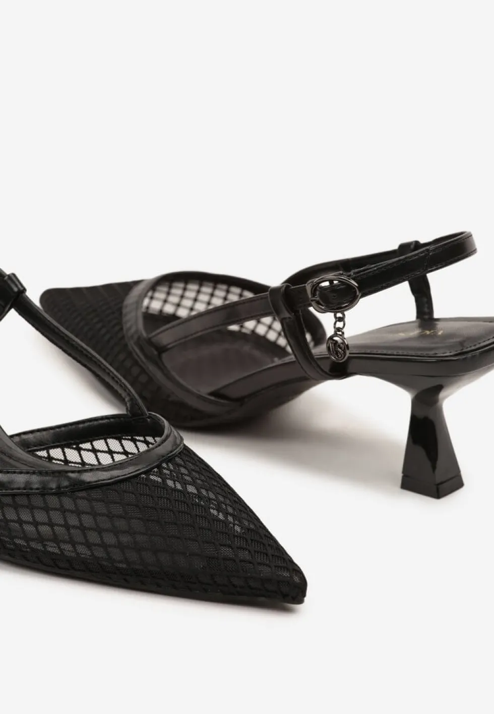 Czarne Sandały Vices na Kaczuszce Slingback z Siateczkową Cholewką Lumevile