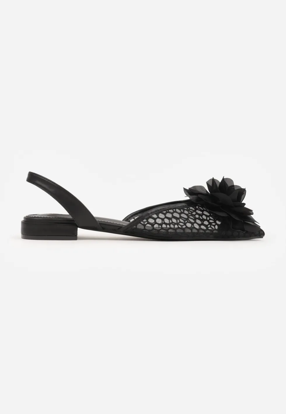 Czarne Sandały Vices Slingback z Siateczkową Cholewką Ozdobione Kwiatem 3D Lilivora