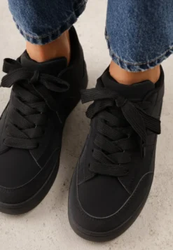Czarne Sneakersy Basic z Paskami na Boku Adila