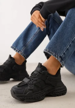 Czarne Sneakersy Chunky na Tłoczonej Platformie z Naszywką w Kształcie Serca Chylera