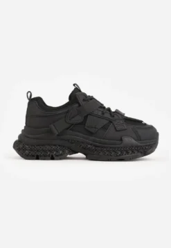Czarne Sneakersy Chunky na Tłoczonej Platformie z Naszywką w Kształcie Serca Chylera