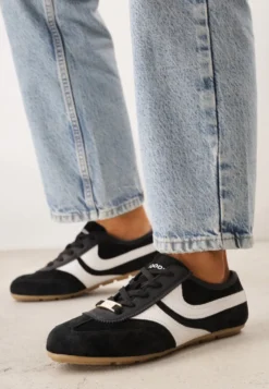 Czarne Sneakersy Klasyczne Tenisówki z Zamszu Naturalnego Talanashta