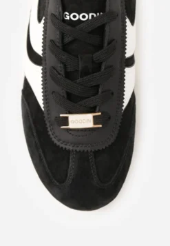 Czarne Sneakersy Klasyczne Tenisówki z Zamszu Naturalnego Talanashta