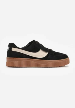 Czarne Sneakersy Kultowe Tenisówki z Zamszu Naturalnego ze Skórzaną Wkładką Rionae