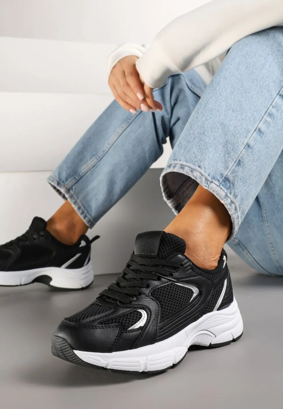 Czarne Sneakersy na Grubej Podeszwie z Cholewką z Siateczką Zollexia