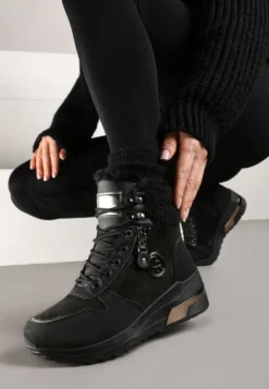 Czarne Sneakersy na Koturnie za Kostkę z Metaliczną Ozdobą i Suwakiem Sinelara
