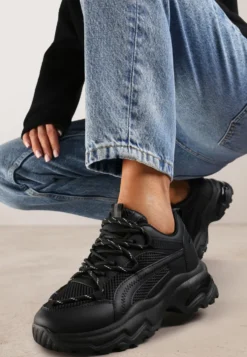 Czarne Sneakersy na Masywnej Podeszwie z Siateczkowym Wstawkami i Ozdobnymi Sznurówkami Ollavia