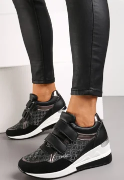 Czarne Sneakersy na Niewysokiej Koturnie na Rzepy Portha