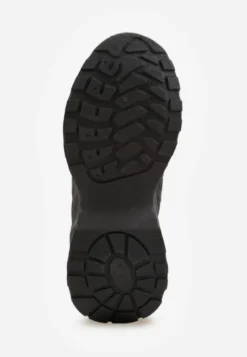 Czarne Sneakersy na Niskiej Platformie z Ozdobnymi Wstawkami na Cholewce Amrogia
