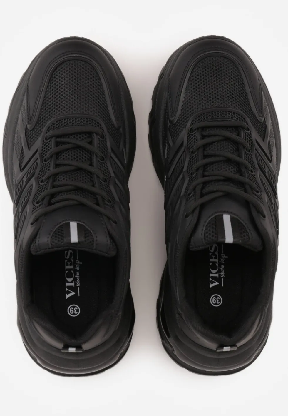 Czarne Sneakersy na Niskiej Platformie z Ozdobnymi Wstawkami na Cholewce Amrogia
