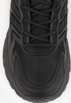 Czarne Sneakersy na Niskiej Platformie z Ozdobnymi Wstawkami na Cholewce Amrogia