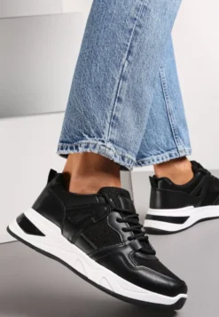 Czarne Sneakersy na Ozdobnej Podeszwie ze Sznurowaniem Clarie