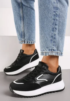 Czarne Sneakersy na Płaskiej Podeszwie z Geometrycznym Motywem Erithnia
