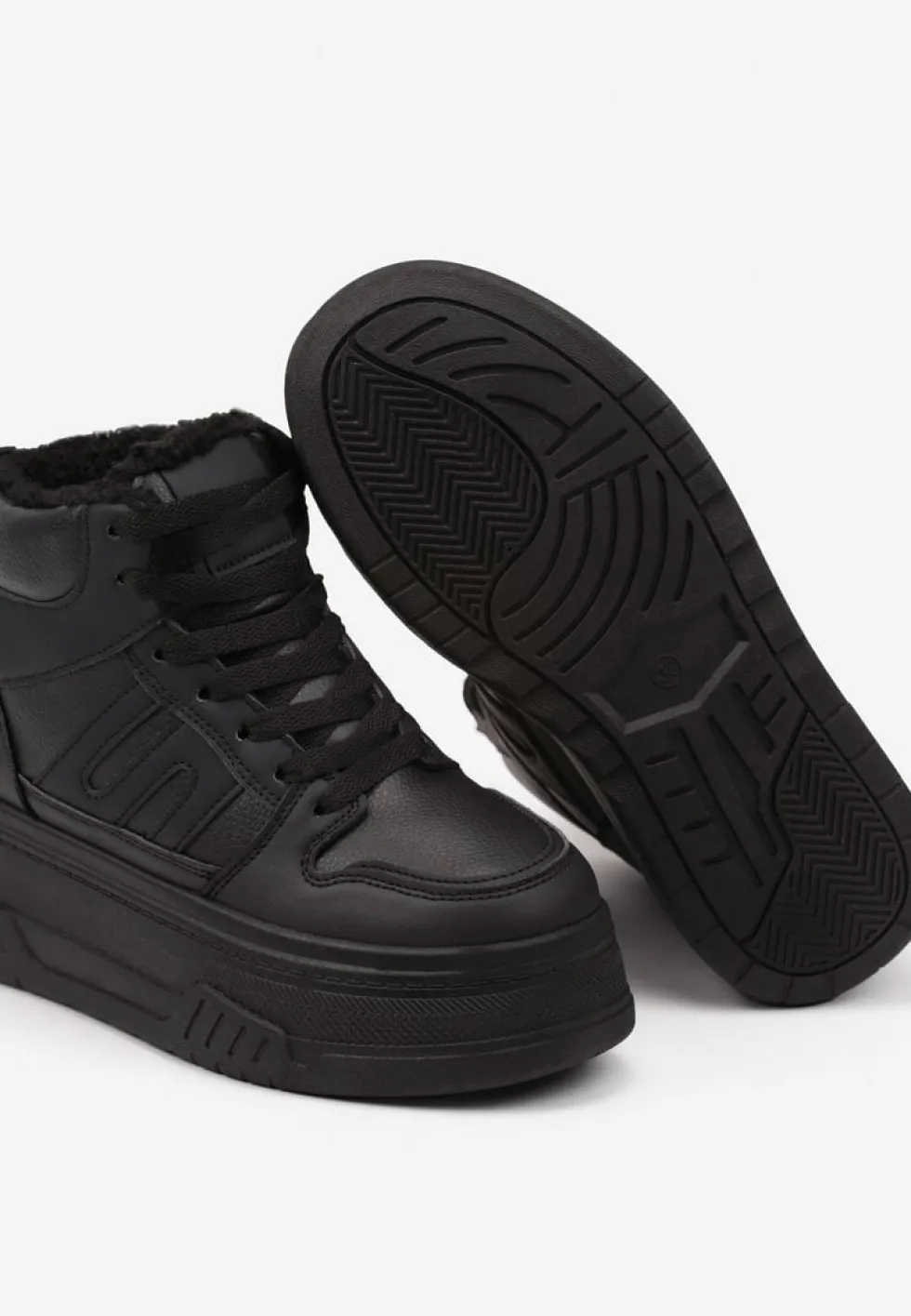 Czarne Sneakersy na Platformie Mocno Ocieplane Futerkiem Lealwen