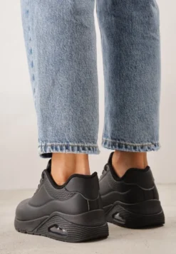 Czarne Sneakersy na Platformie z Transparentną Wstawką przy Podeszwie Riovira