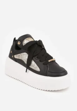 Czarne Sneakersy na Platformie Ozdobione Nitami i Metalicznymi Elementami Azista