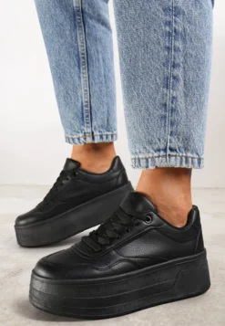 Czarne Sneakersy na Platformie Ozdobionej Tłoczeniem Vaiviera