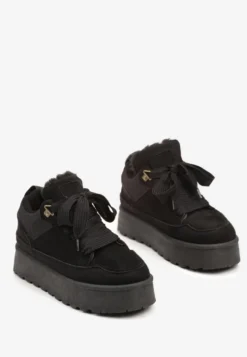 Czarne Sneakersy na Platformie ze Sznurowaniem Ozdobione Futerkiem Vaivelle