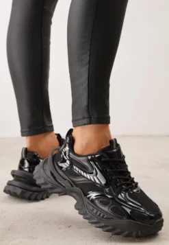 Czarne Sneakersy na Platformie Typu Chunky Ozdobione Geometrycznym Wzorem Sawia