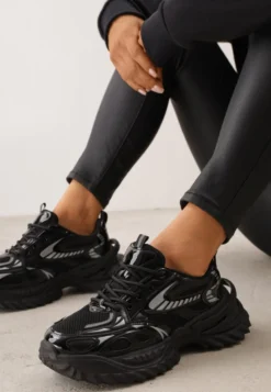 Czarne Sneakersy na Platformie Typu Chunky Ozdobione Geometrycznym Wzorem Sawia