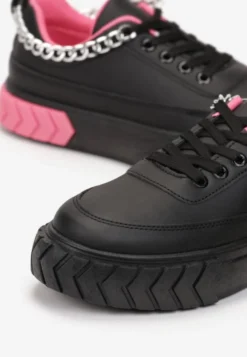 Czarne Sneakersy na Tłoczonej Platformie Ozdobione Łańcuchem Jaihini