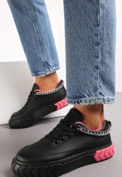 Czarne Sneakersy na Tłoczonej Platformie Ozdobione Łańcuchem Jaihini
