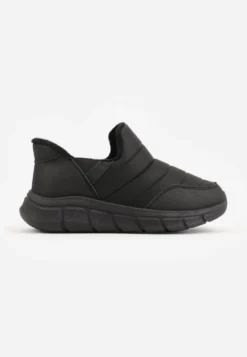 Czarne Sneakersy Śniegowce na Platformie z Tłoczeniem i Pikowaną Cholewką Vermina